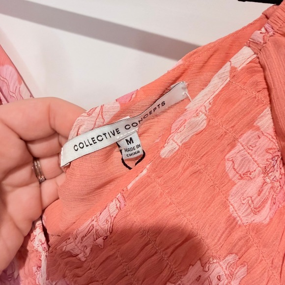 COLLECTIVE CONCEPTS Pink Floral Smocked V Neck Tie Back Mini Dress Women's M NEW - Picture 5 of 9